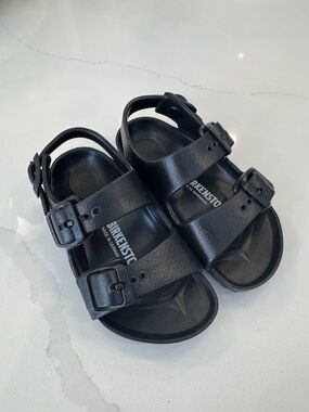 NWOT Birkenstock little kids Milano EVA Black Two-Buckle Footbed Sandals